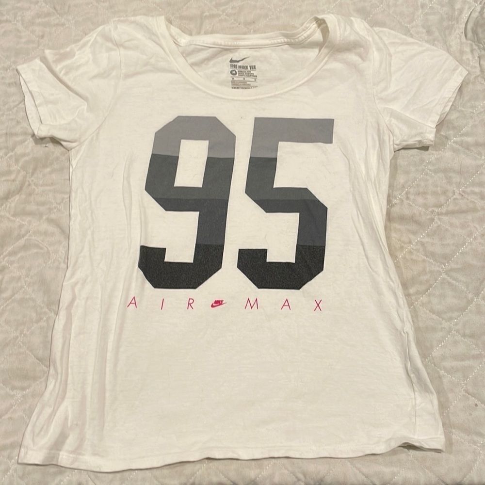 NIKE white tee shirt